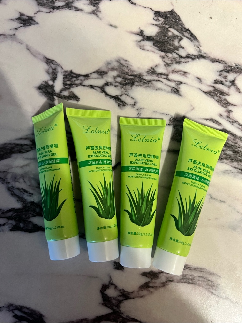 Aloe Vera Exfoliating Gel - Green